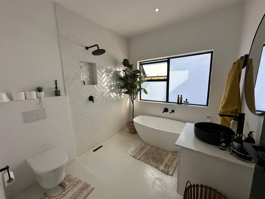 4 Bedroom Property for Sale in The Islands Estates North West